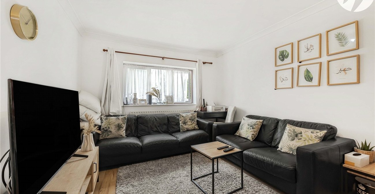 2 bedroom property for sale in Dartford | Robinson Jackson