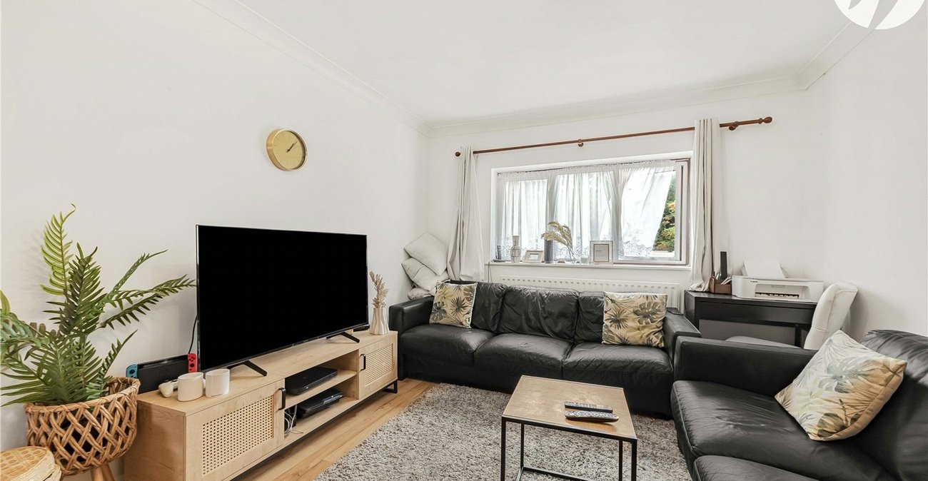 2 bedroom property for sale in Dartford | Robinson Jackson