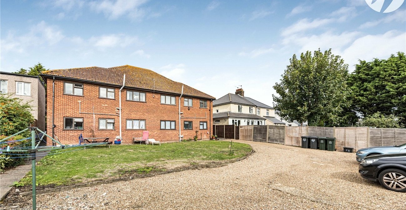 2 bedroom property for sale in Dartford | Robinson Jackson