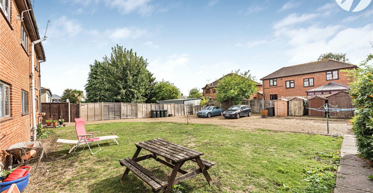 2 bedroom property for sale in Dartford | Robinson Jackson