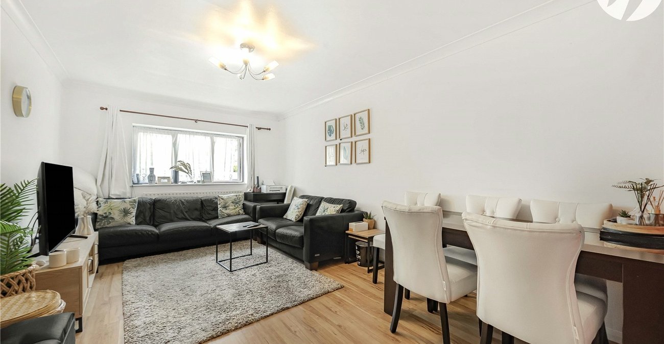 2 bedroom property for sale in Dartford | Robinson Jackson