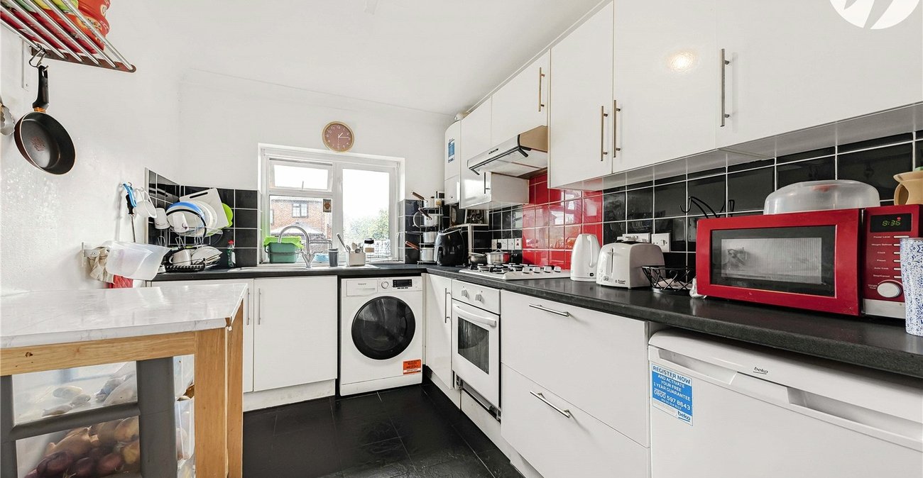 2 bedroom property for sale in Dartford | Robinson Jackson