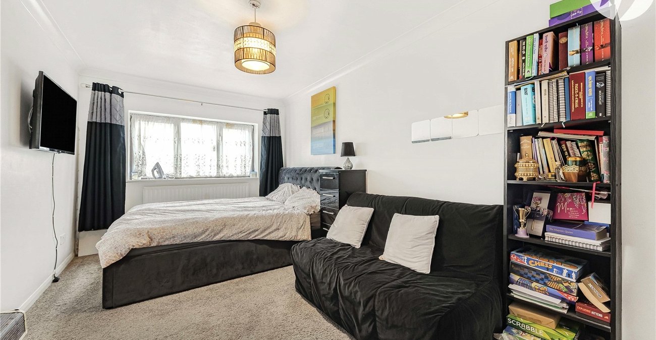 2 bedroom property for sale in Dartford | Robinson Jackson