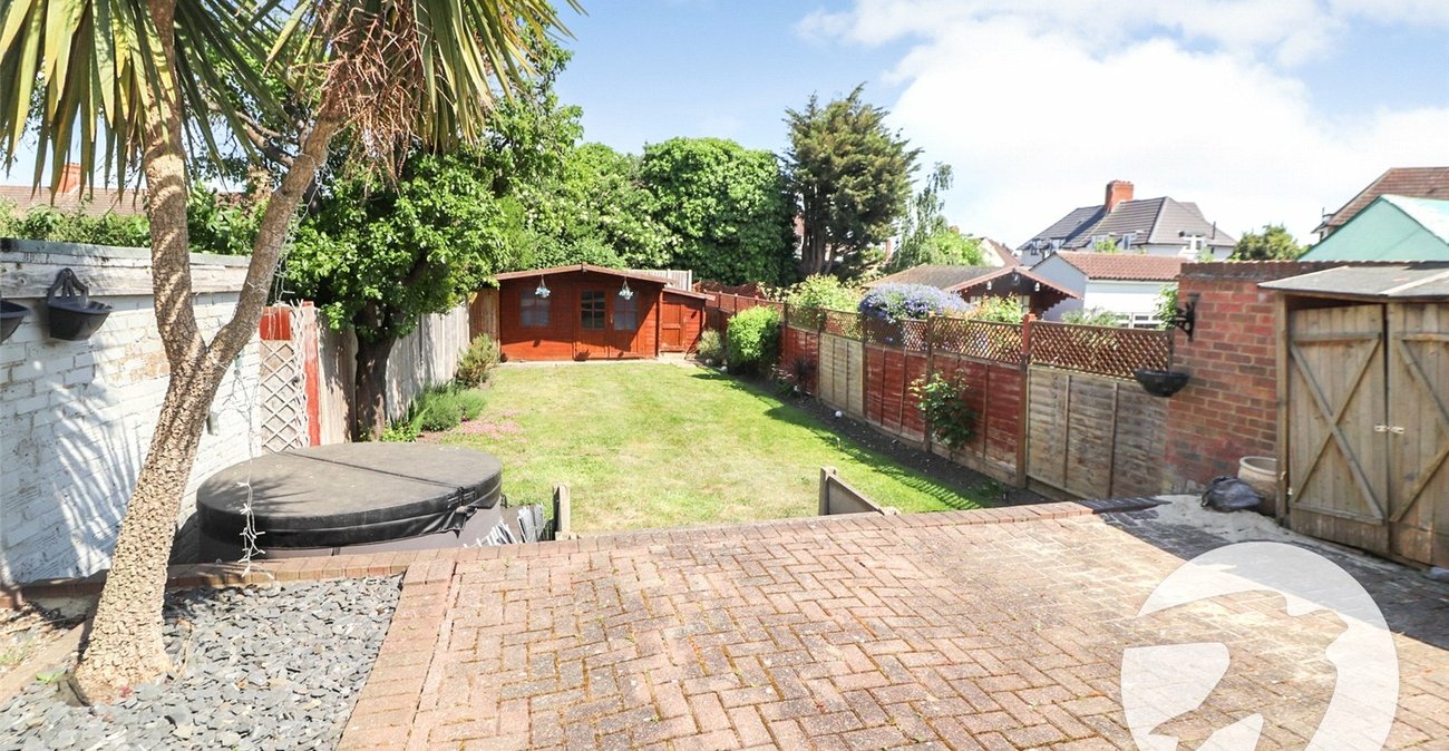 3 bedroom house for sale in Erith | Robinson Jackson