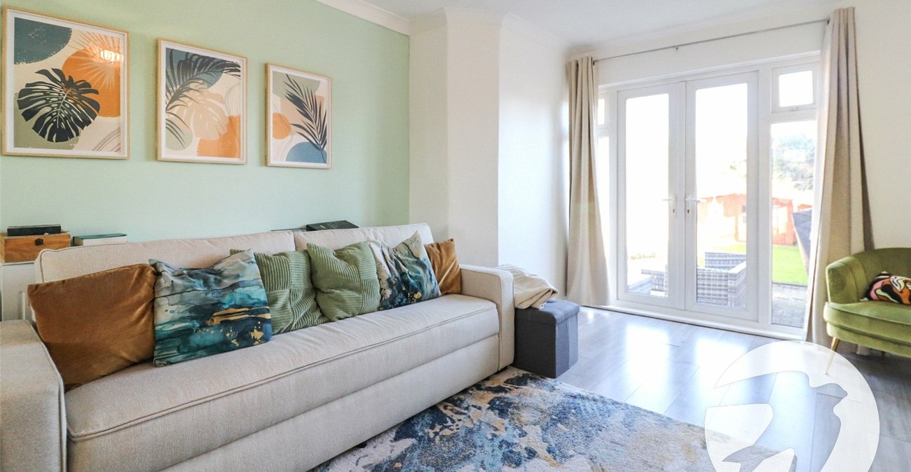 3 bedroom house for sale in Erith | Robinson Jackson
