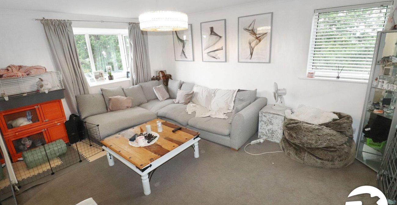2 bedroom property for sale in Belvedere | Robinson Jackson