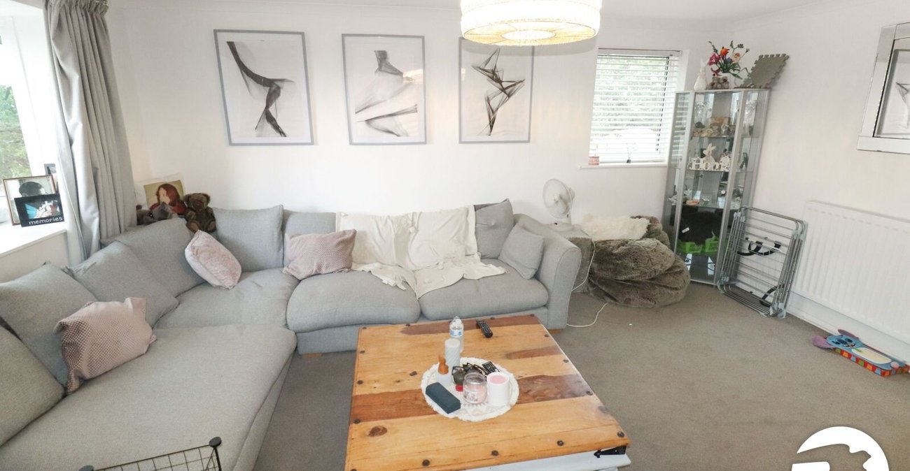 2 bedroom property for sale in Belvedere | Robinson Jackson