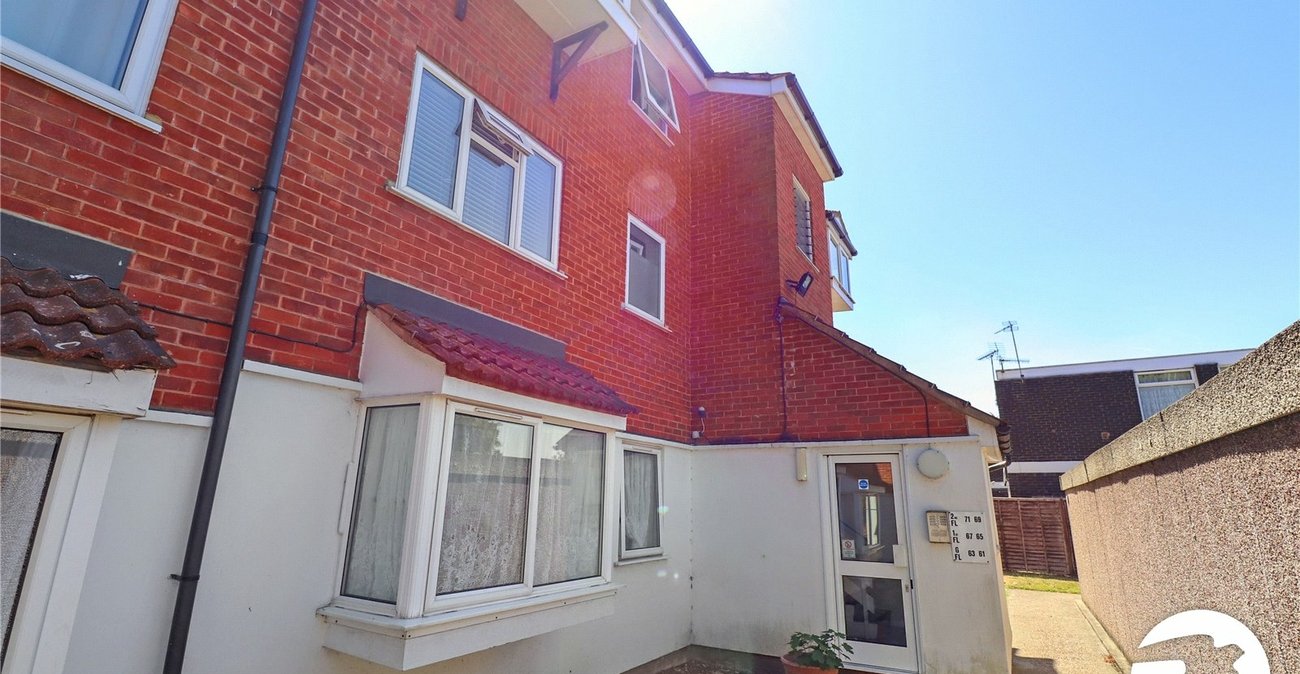 2 bedroom property for sale in Belvedere | Robinson Jackson