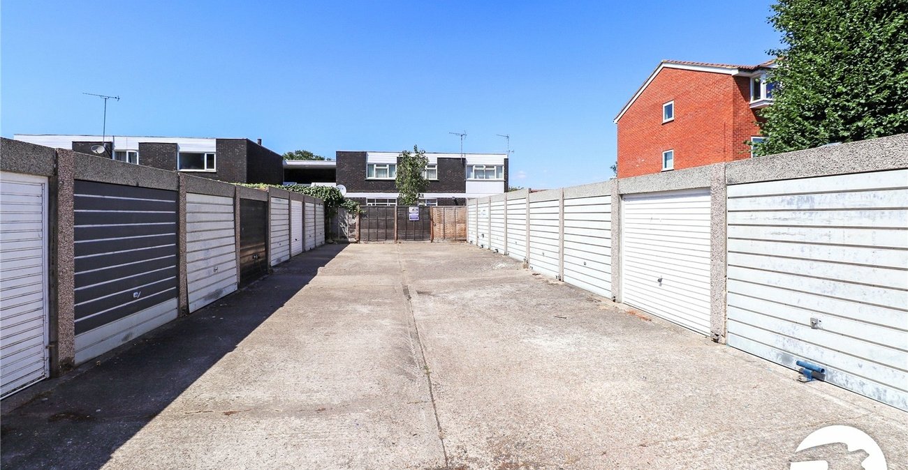 2 bedroom property for sale in Belvedere | Robinson Jackson