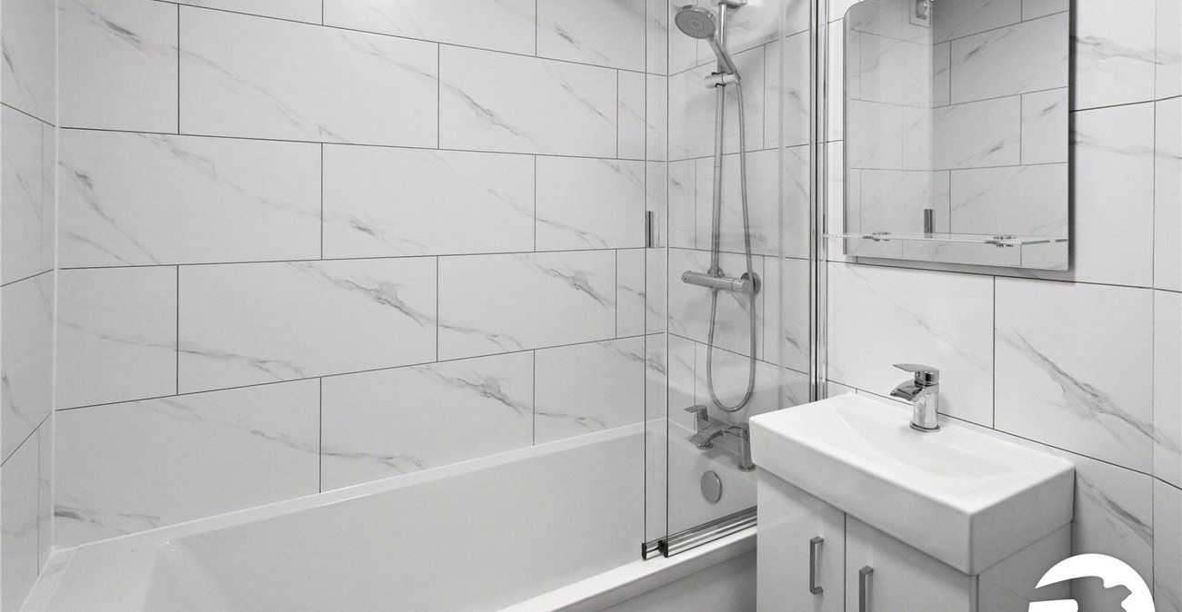 2 bedroom property for sale in Belvedere | Robinson Jackson