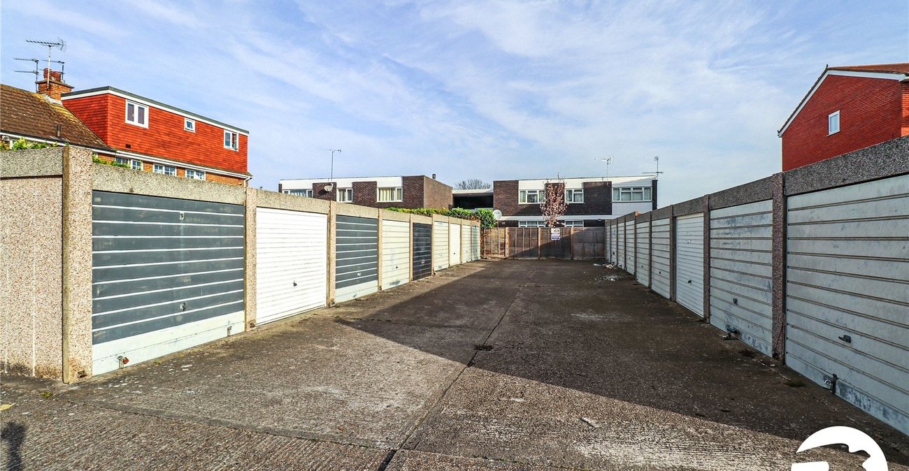2 bedroom property for sale in Belvedere | Robinson Jackson
