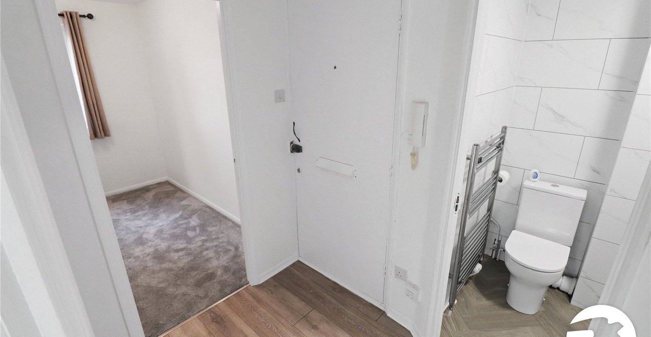 2 bedroom property for sale in Belvedere | Robinson Jackson