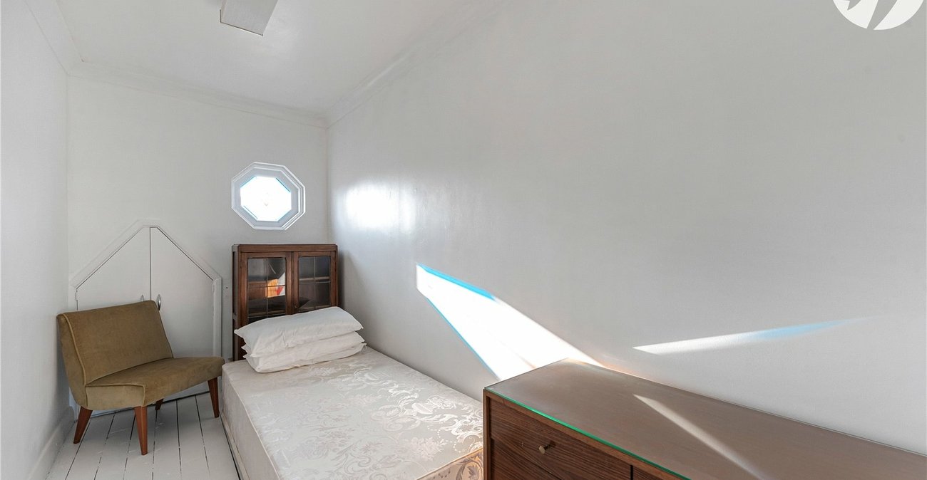 4 bedroom house for sale in Dartford | Robinson Jackson