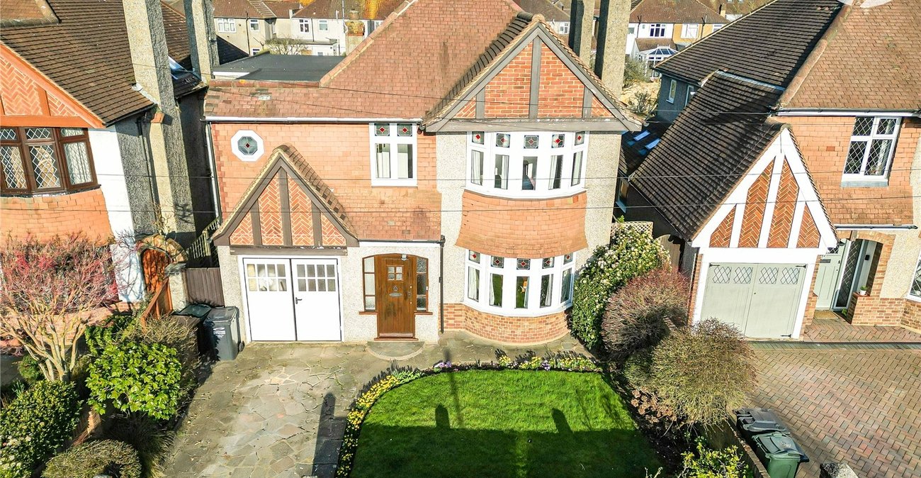4 bedroom house for sale in Dartford | Robinson Jackson