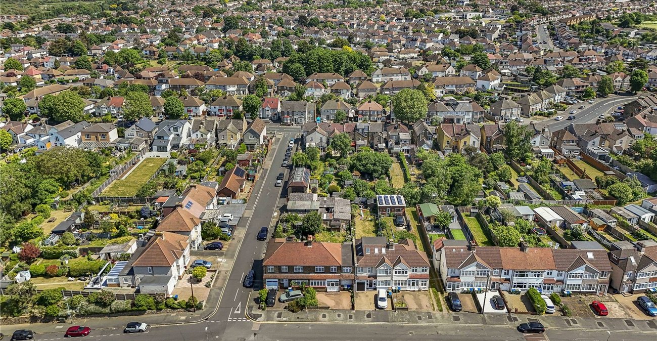 4 bedroom house for sale in Crayford | Robinson Jackson