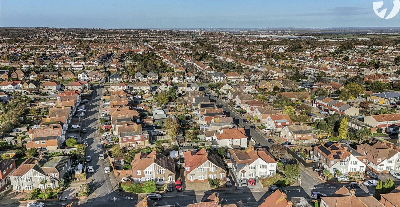 4 bedroom house for sale in West Dartford | Robinson Jackson