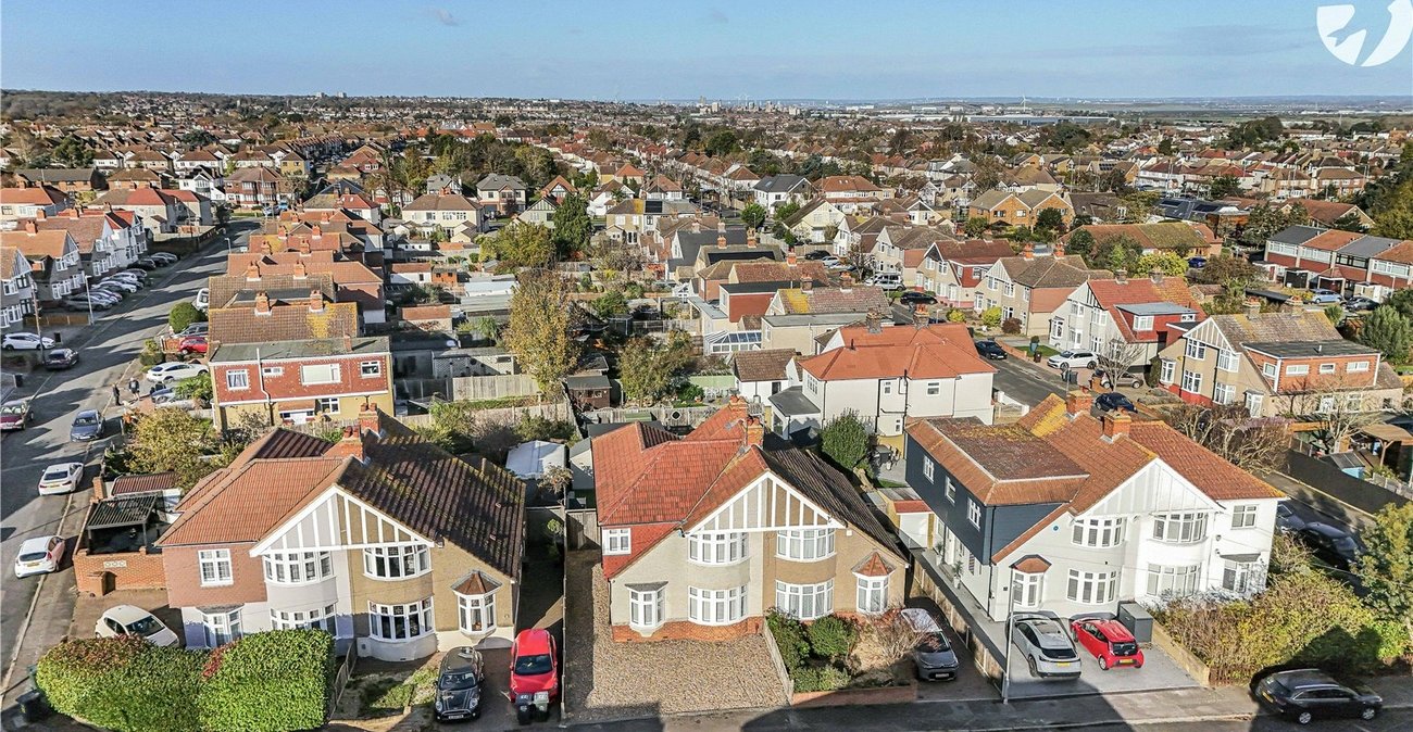 4 bedroom house for sale in West Dartford | Robinson Jackson