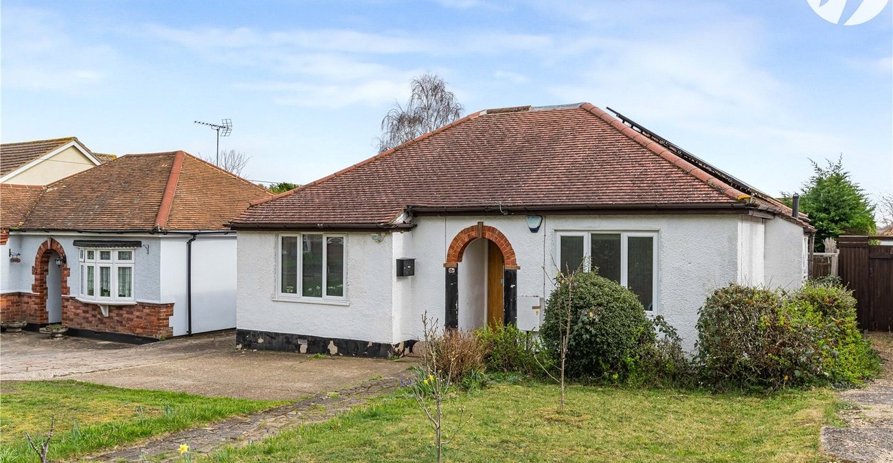 3 bedroom bungalow for sale in Swanley | Robinson Jackson