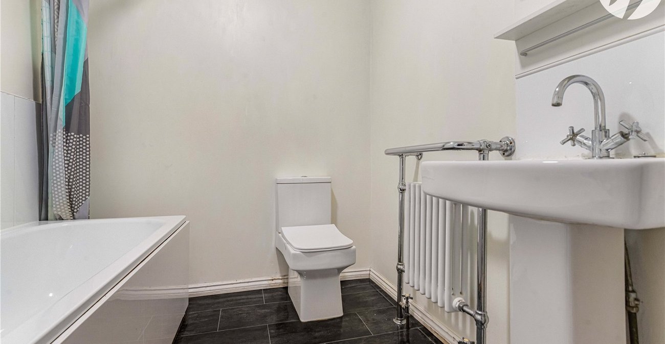 3 bedroom bungalow for sale in Swanley | Robinson Jackson