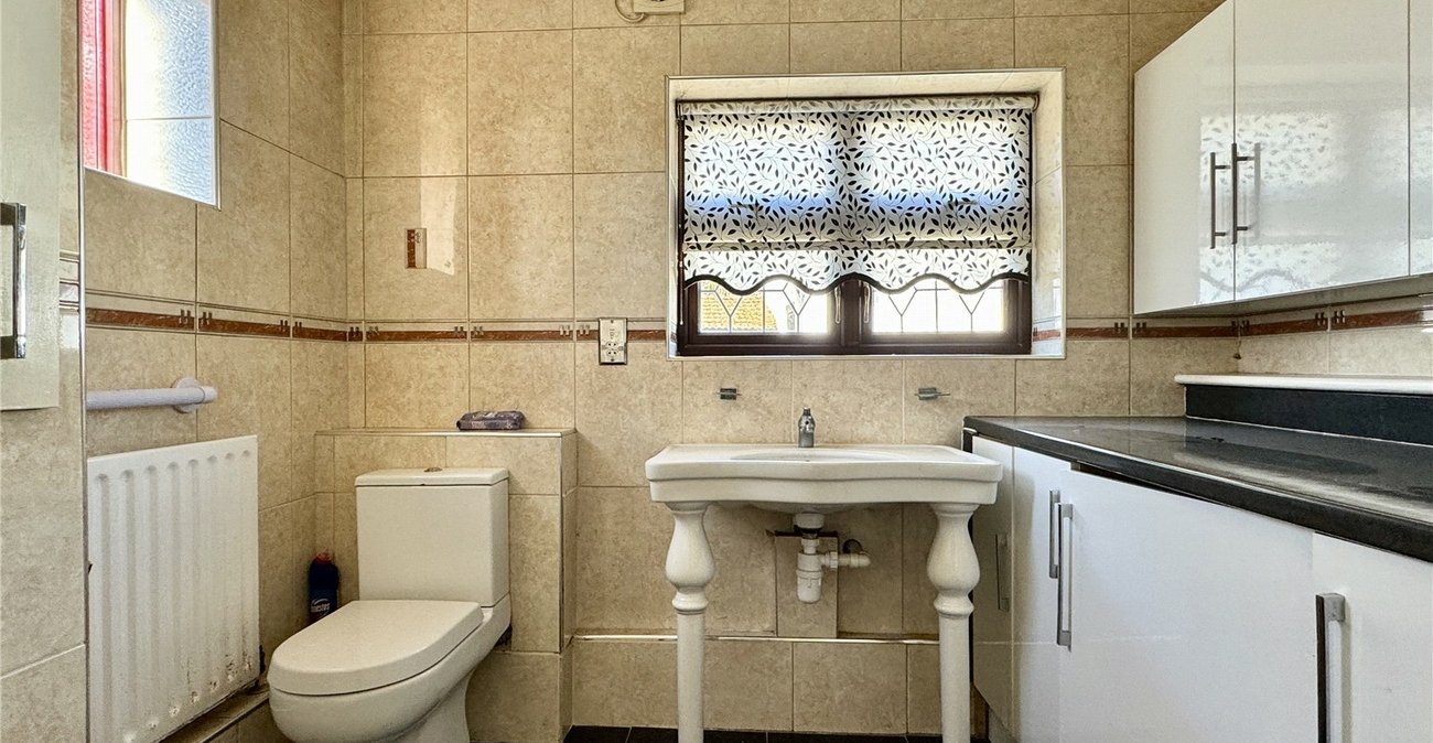 2 bedroom bungalow for sale in Swanley | Robinson Jackson