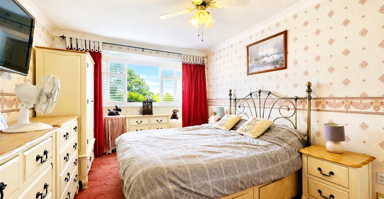 3 bedroom house for sale in Swanley | Robinson Jackson