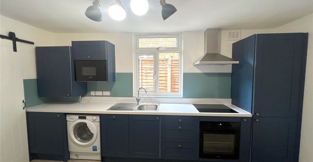1 bedroom property for sale in Plumstead Common | Robinson Jackson