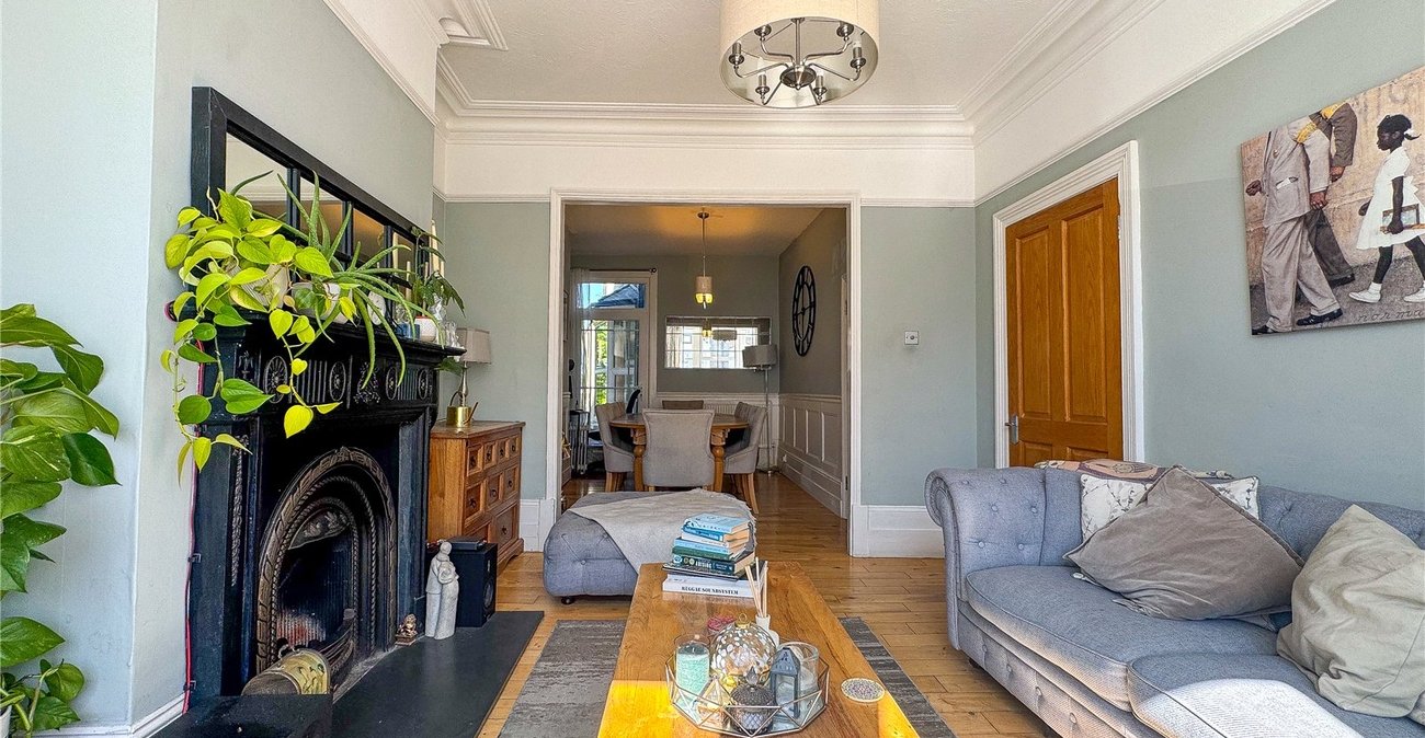 4 bedroom house for sale in Plumstead Common | Robinson Jackson