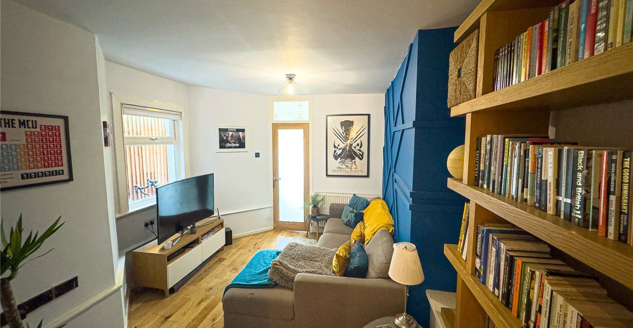 4 bedroom house for sale in Plumstead Common | Robinson Jackson
