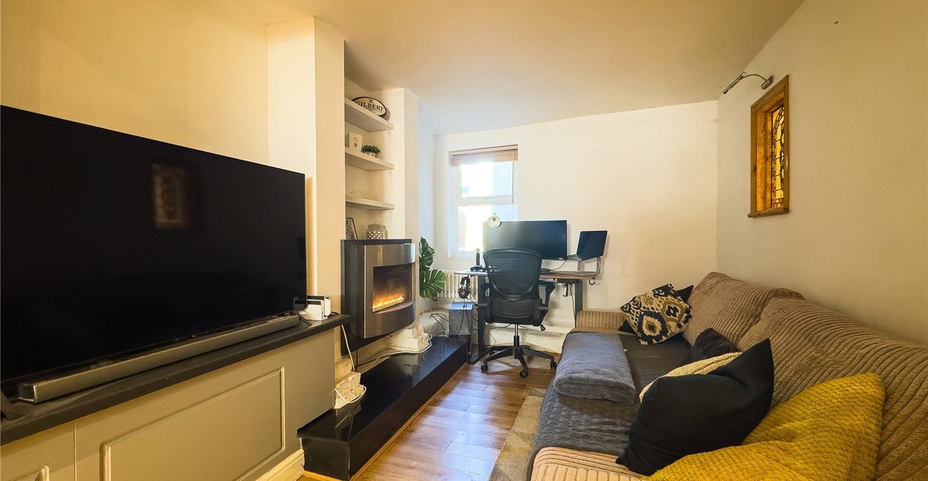 4 bedroom house for sale in Plumstead Common | Robinson Jackson