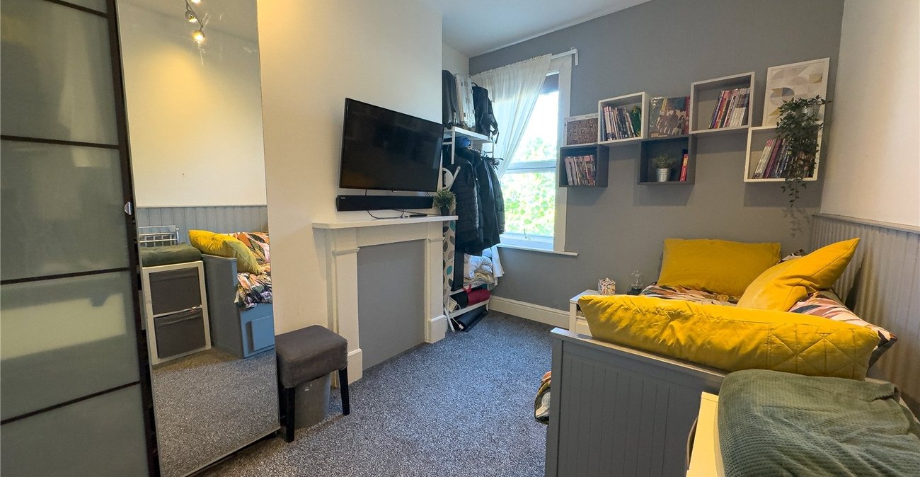 4 bedroom house for sale in Plumstead Common | Robinson Jackson