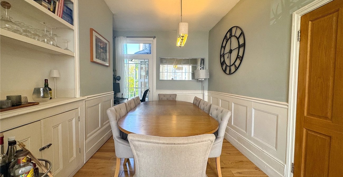 4 bedroom house for sale in Plumstead Common | Robinson Jackson