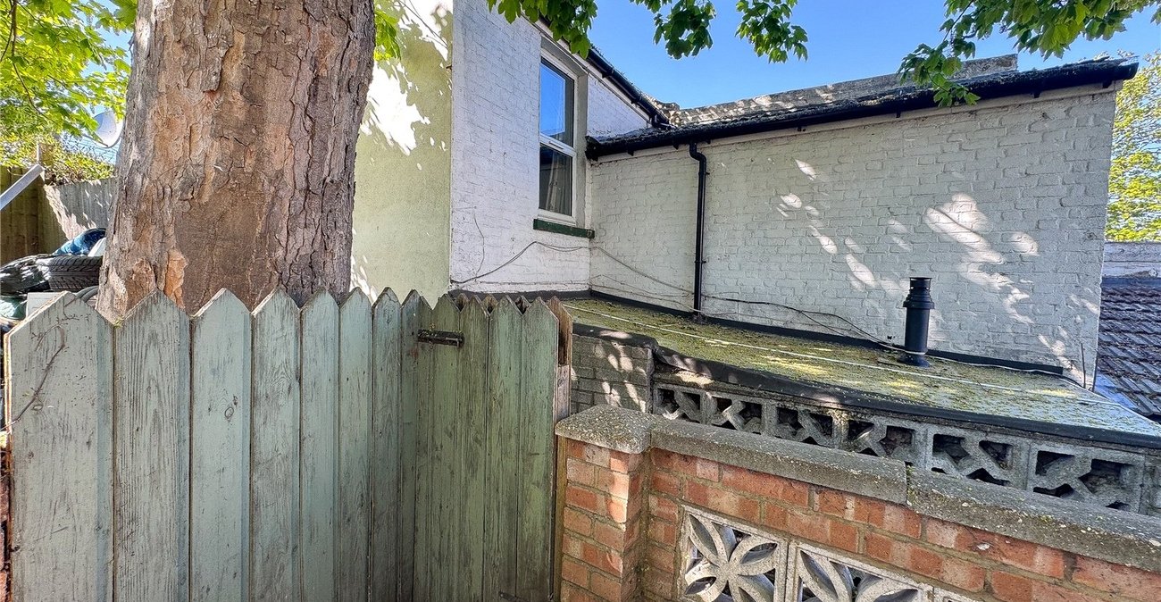 4 bedroom house for sale in Plumstead Common | Robinson Jackson