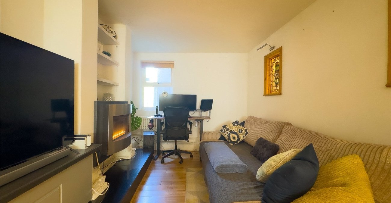 4 bedroom house for sale in Plumstead Common | Robinson Jackson