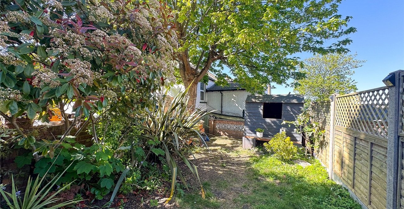 4 bedroom house for sale in Plumstead Common | Robinson Jackson