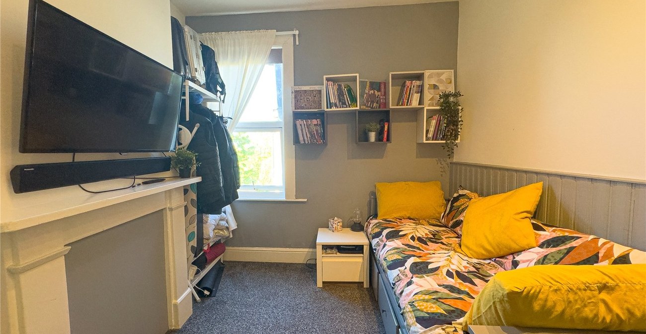 4 bedroom house for sale in Plumstead Common | Robinson Jackson