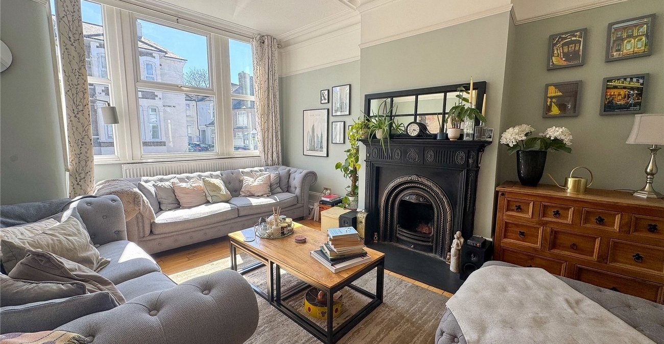 4 bedroom house for sale in Plumstead Common | Robinson Jackson