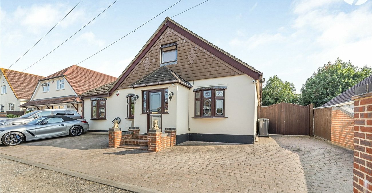 5 bedroom house for sale in Greenhithe | Robinson Jackson