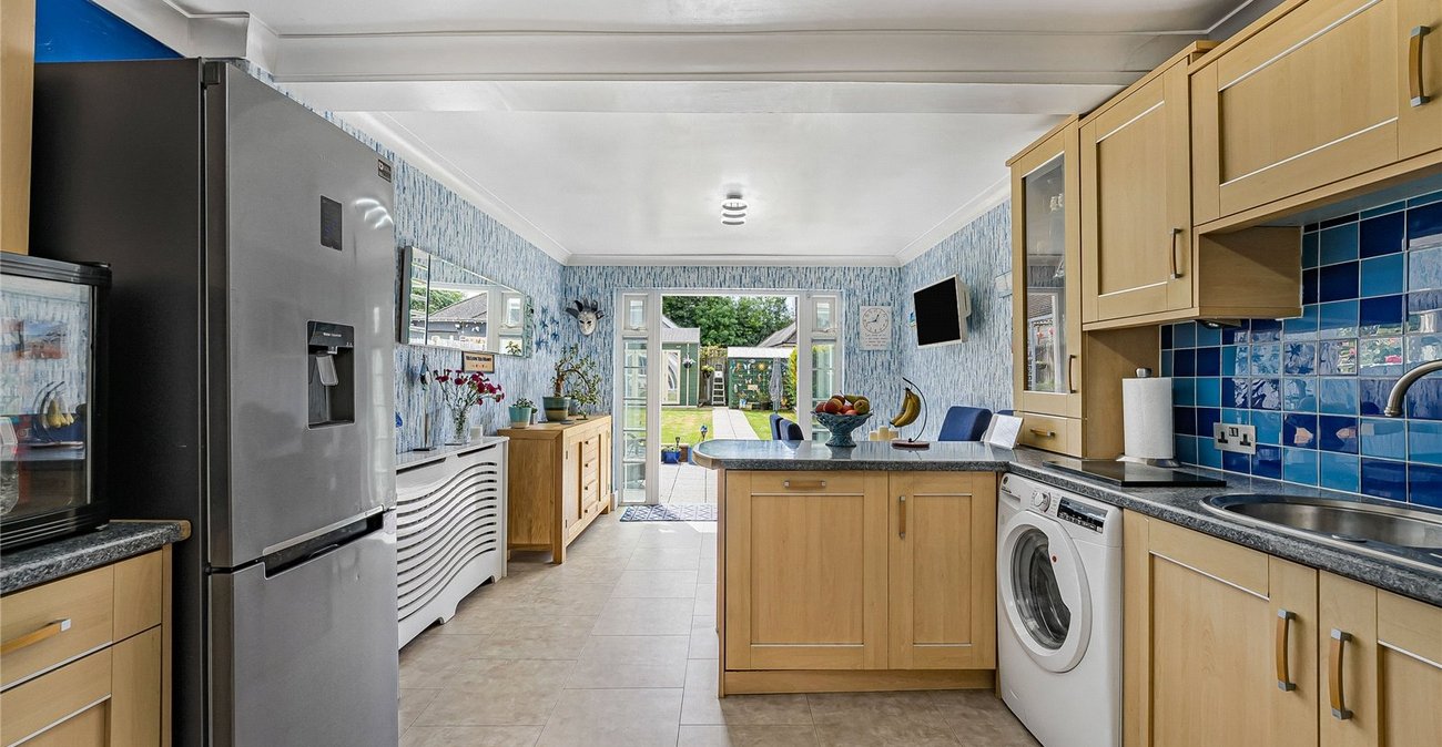 2 bedroom property for sale in Greenhithe | Robinson Jackson