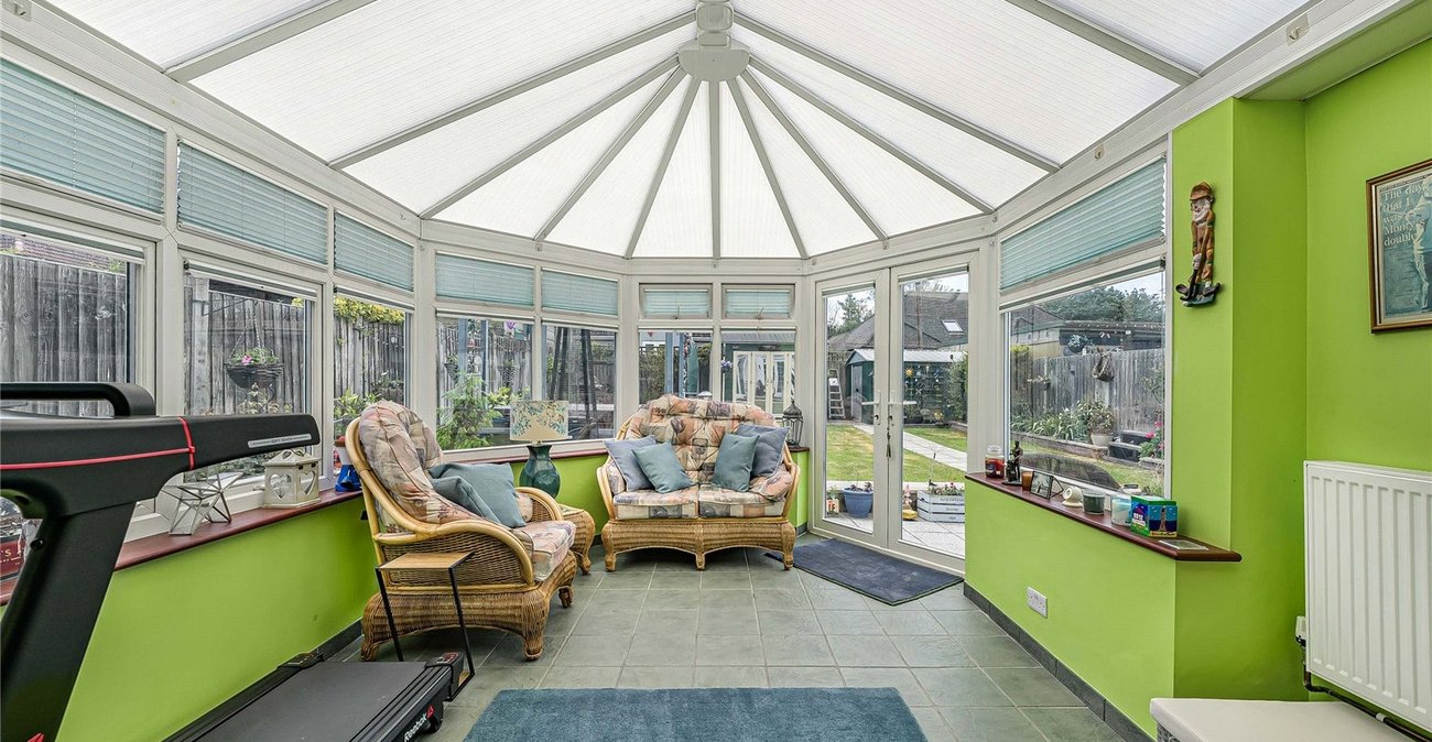 2 bedroom property for sale in Greenhithe | Robinson Jackson
