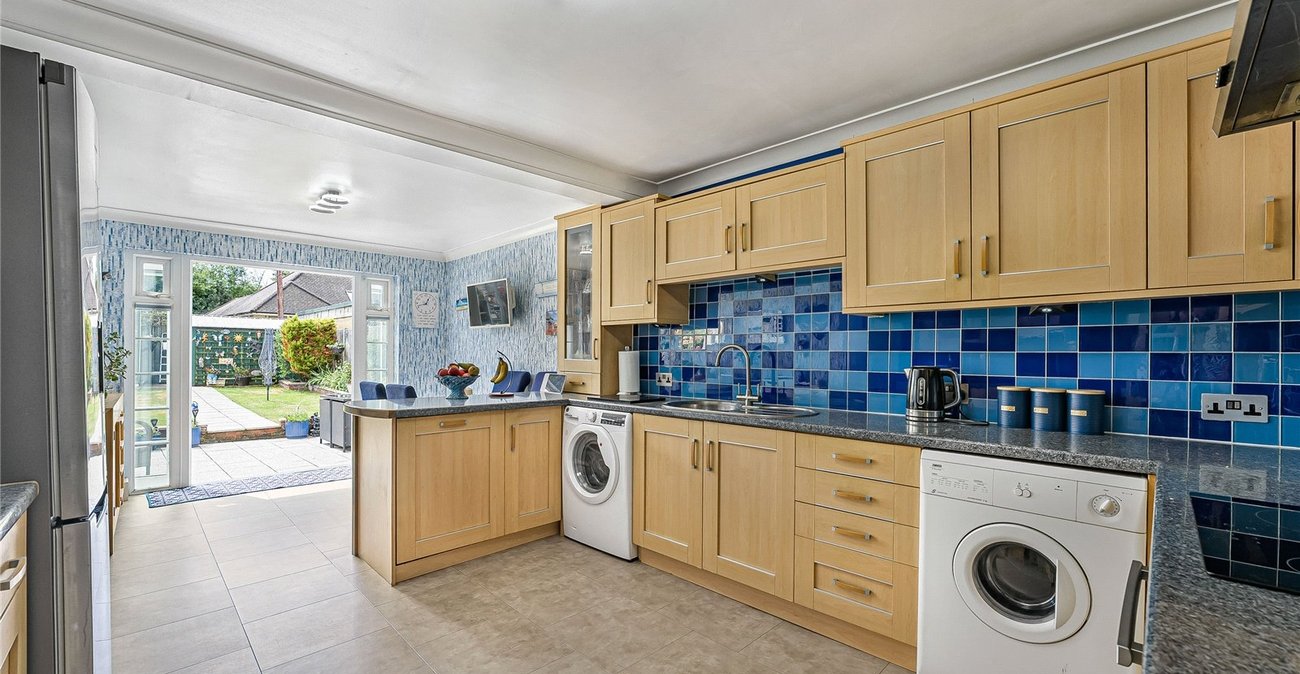 2 bedroom property for sale in Greenhithe | Robinson Jackson