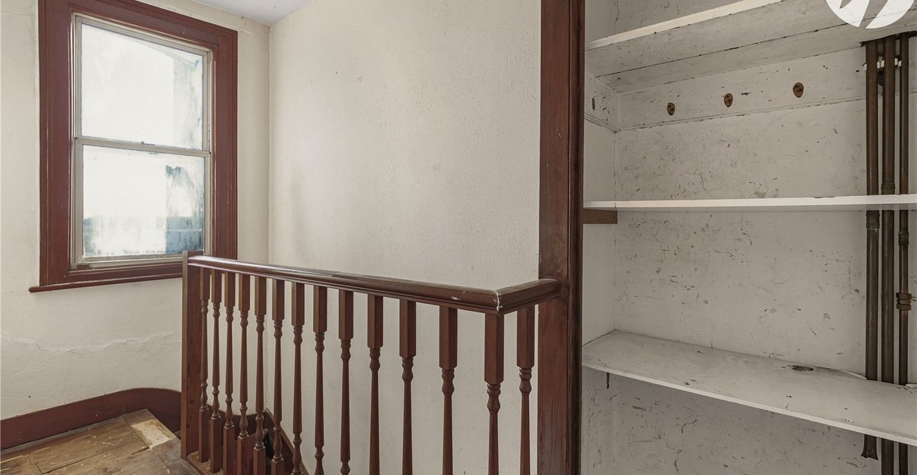 2 bedroom house for sale in Greenhithe | Robinson Jackson