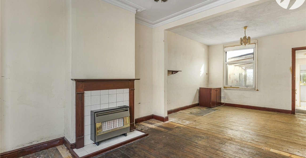 2 bedroom house for sale in Greenhithe | Robinson Jackson