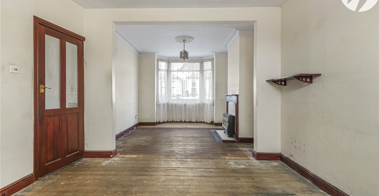 2 bedroom house for sale in Greenhithe | Robinson Jackson