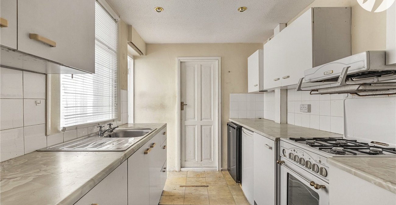 2 bedroom house for sale in Greenhithe | Robinson Jackson