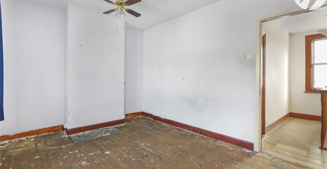 2 bedroom house for sale in Greenhithe | Robinson Jackson