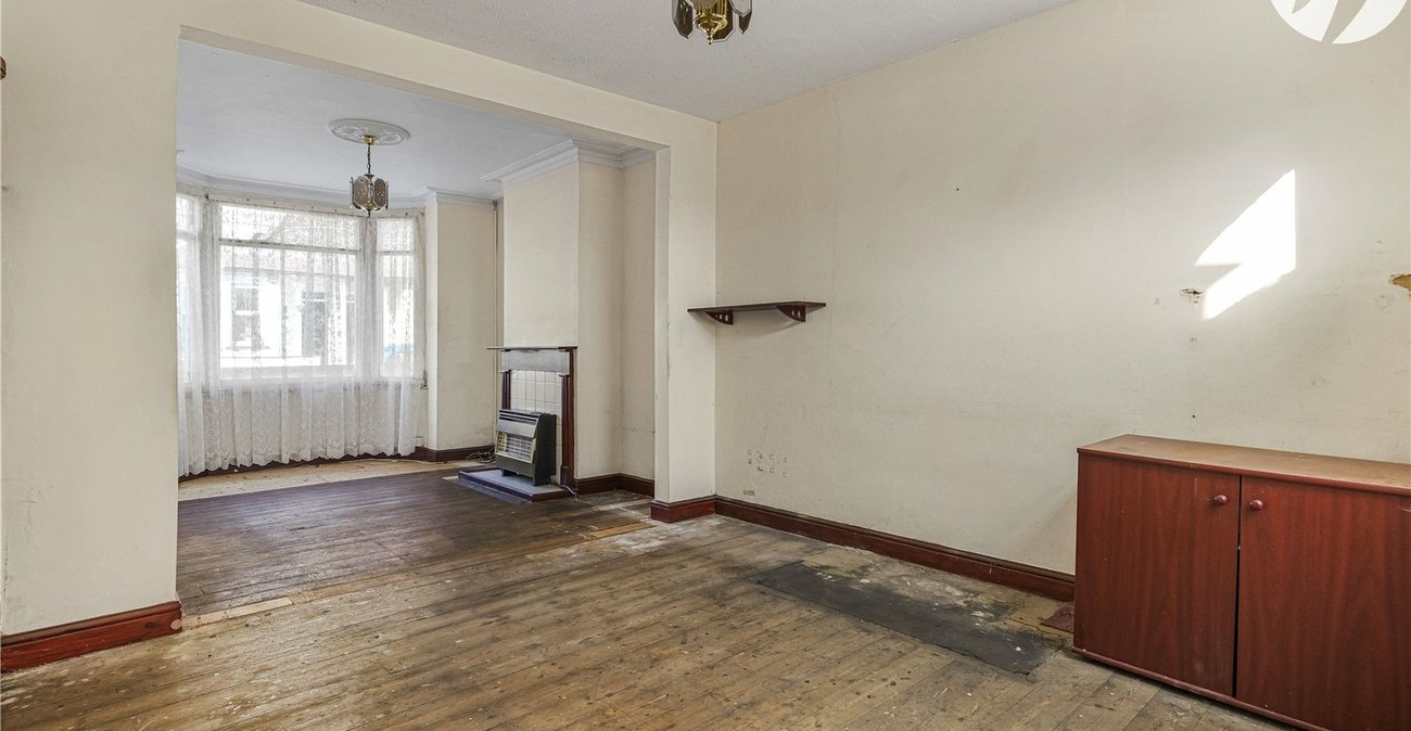 2 bedroom house for sale in Greenhithe | Robinson Jackson