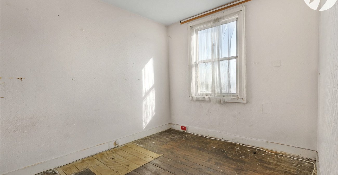 2 bedroom house for sale in Greenhithe | Robinson Jackson