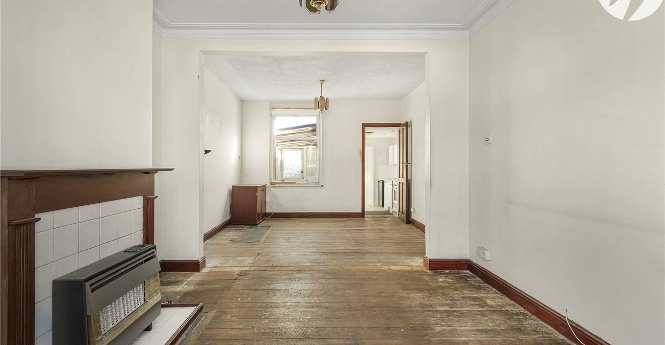 2 bedroom house for sale in Greenhithe | Robinson Jackson