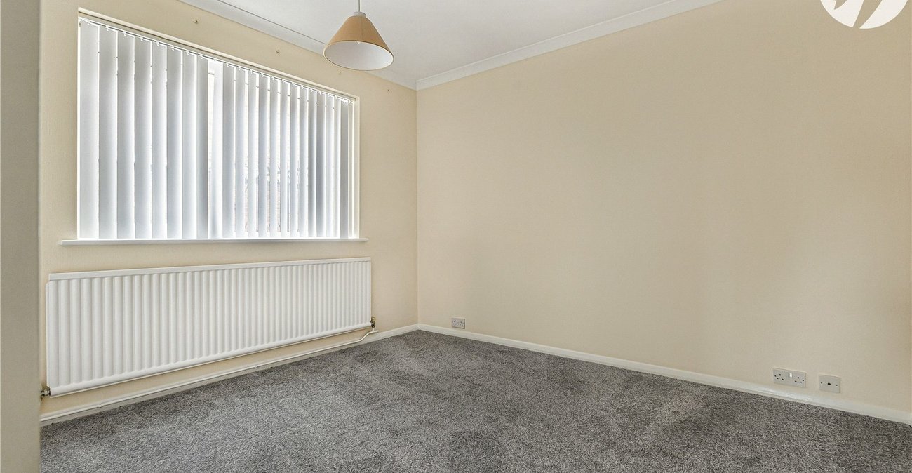 3 bedroom bungalow for sale in Greenhithe | Robinson Jackson