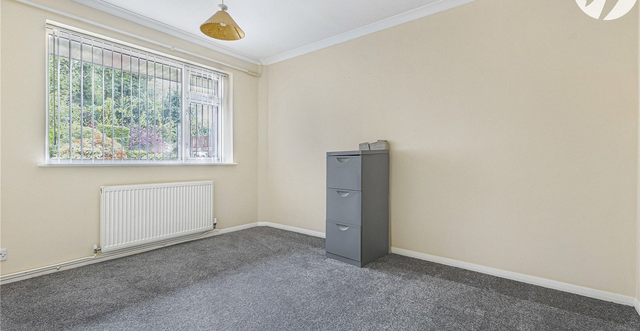 3 bedroom bungalow for sale in Greenhithe | Robinson Jackson